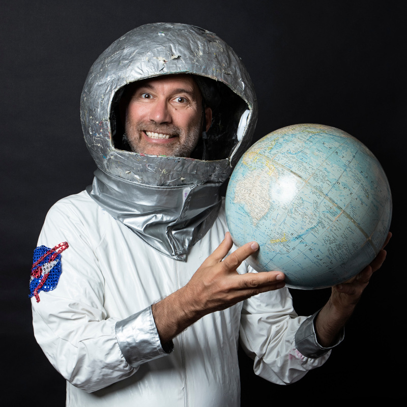 Scaled space smile square 800